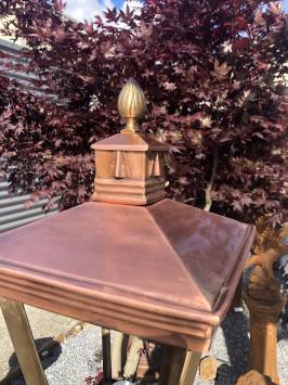 Stehleuchte auf Sockel, Messing, Lampe für Säule