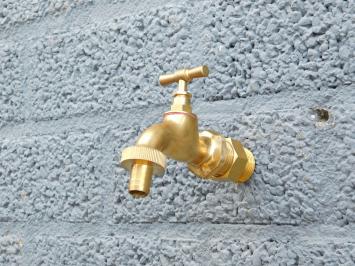Wasserhahn aus Messing