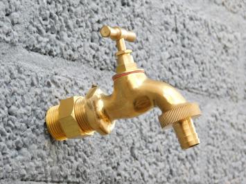 Wasserhahn aus Messing