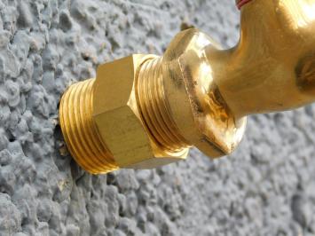 Wasserhahn aus Messing