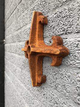 Anker/ muur anker, gietijzer, kruis