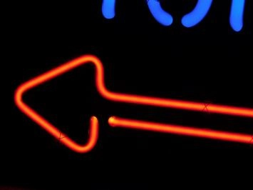 Neon Toilettes Schild- 56 cm - Blau mit Rot - Licht