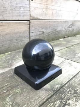 Pfostenkappe – Schwarz – Mit Kugel – 9,1 x 9,1