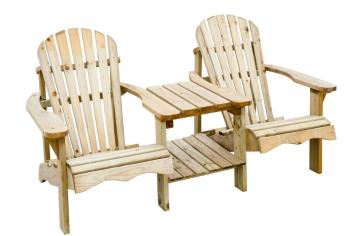 Dubbele houten tuinstoelen met middentafel, geimprigneerd