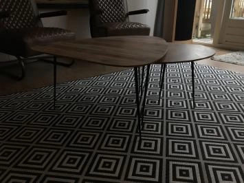 Attraktives Set aus 3 Tischen, großen Couchtisch