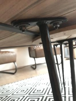 Attraktives Set aus 3 Tischen, großen Couchtisch
