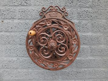 Antiker Gartenschlauchhalter - Schlauchtrommel aus Gusseisen - Landhausstil