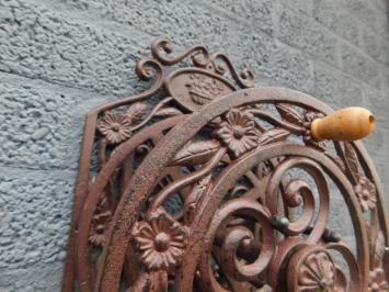Antiker Gartenschlauchhalter - Schlauchtrommel aus Gusseisen - Landhausstil