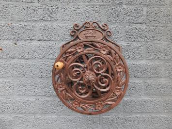 Antiker Gartenschlauchhalter - Schlauchtrommel aus Gusseisen - Landhausstil