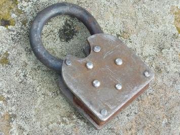 Antikes Schloss, Vorhängeschloss mit funktionierendem Schloss - mittelalterliches Aussehen