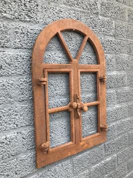 Eisenrahmen, stabiles stabiles Fenster, Fenster für den sonnigen Garten