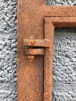 Eisenrahmen, stabiles stabiles Fenster, Fenster für den sonnigen Garten