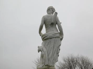 Tuinbeeld Sint-Hubertus op Sokkel - 205 cm - Steen