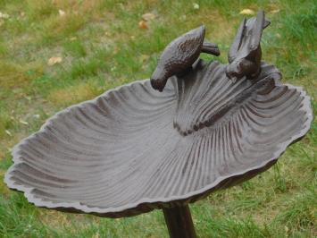 Große Vogeltränke, zum Füttern und Trinken für die kleinen Vögel, komplett aus Gusseisen, braun