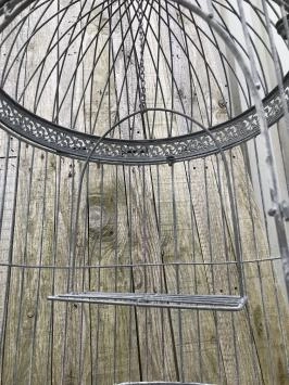 Dekorativer Vogelkäfig aus Eisen