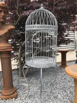 Dekorativer Vogelkäfig aus Eisen