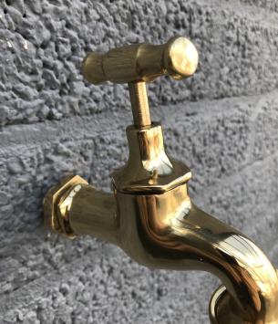 Wasserhahn für Gartenbrunnen, Messing, Stilvoll