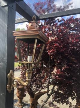 Wandlamp vierkant L bestaande uit koper en messing